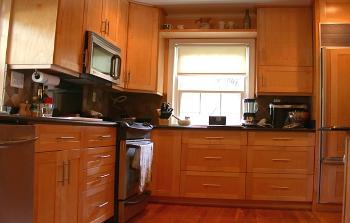 Maple Shaker Style Kitchen Cabinets